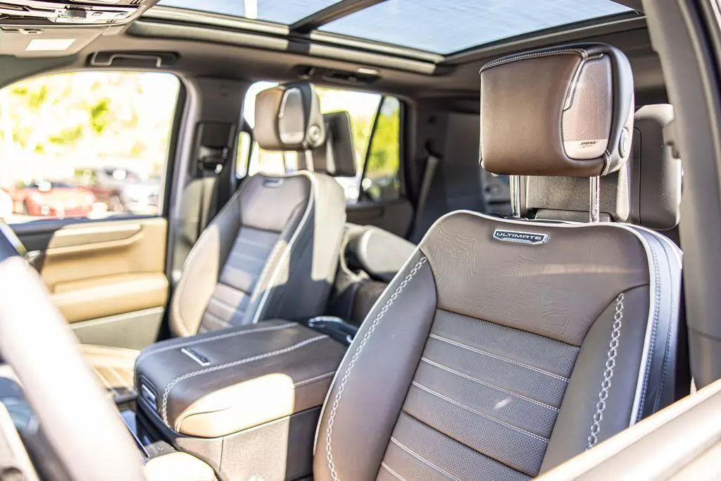 GMC Yukon Denali Ultimate view 4